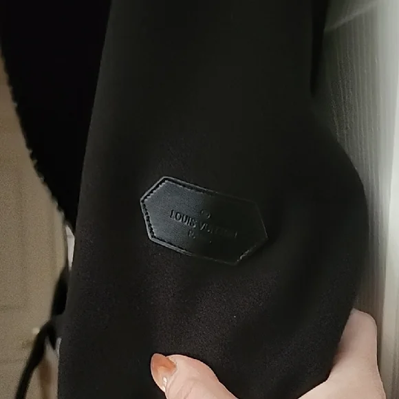 Louis Vuitton Black Coat with Gray Monogram - Picture 3 of 10